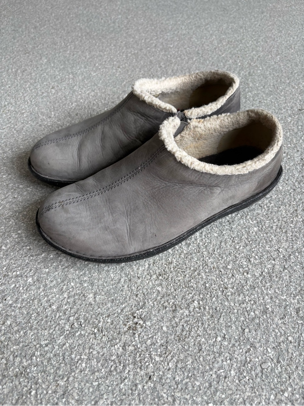 KEEN Women's gray suede fur-lined mules size 9.5